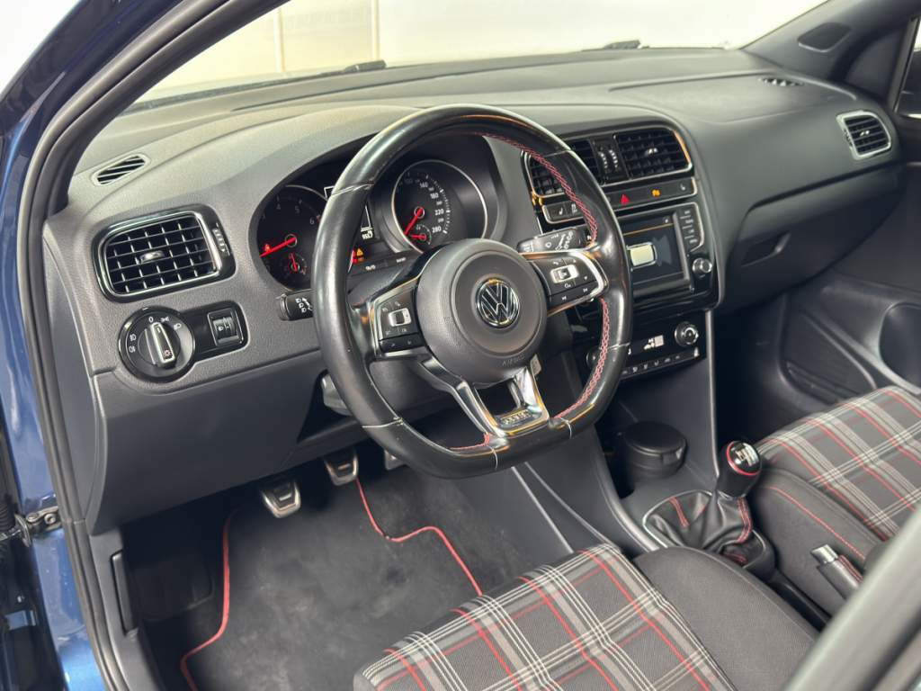Volkswagen Polo (5) 1.8 TSI 192 GTI BMT 5 portes  (sept. 2016) (co2 140)