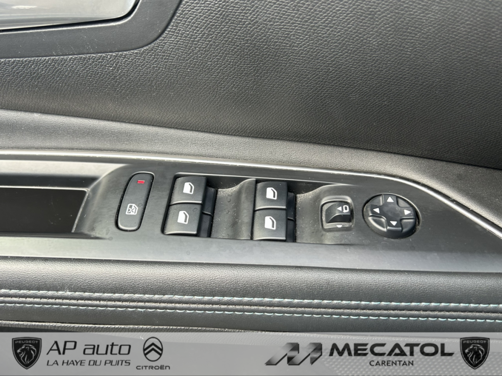 Peugeot 5008 (2) BlueHDi 130 S&S EAT8 CROSSWAY