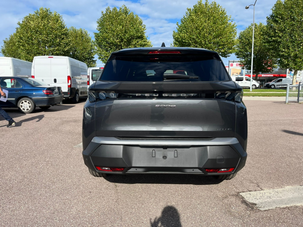 Peugeot 5008 (3) 1.2 HYBRID 145 E-DCS6 GT sans plomb 95 5 portes  (juil. 2025) (co2 126)