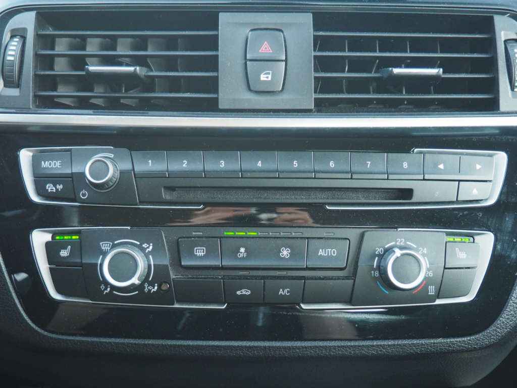 Bmw Série 1 (2) 118d Executive (F20 LCI)  5 portes  (févr. 2019) (co2 105)