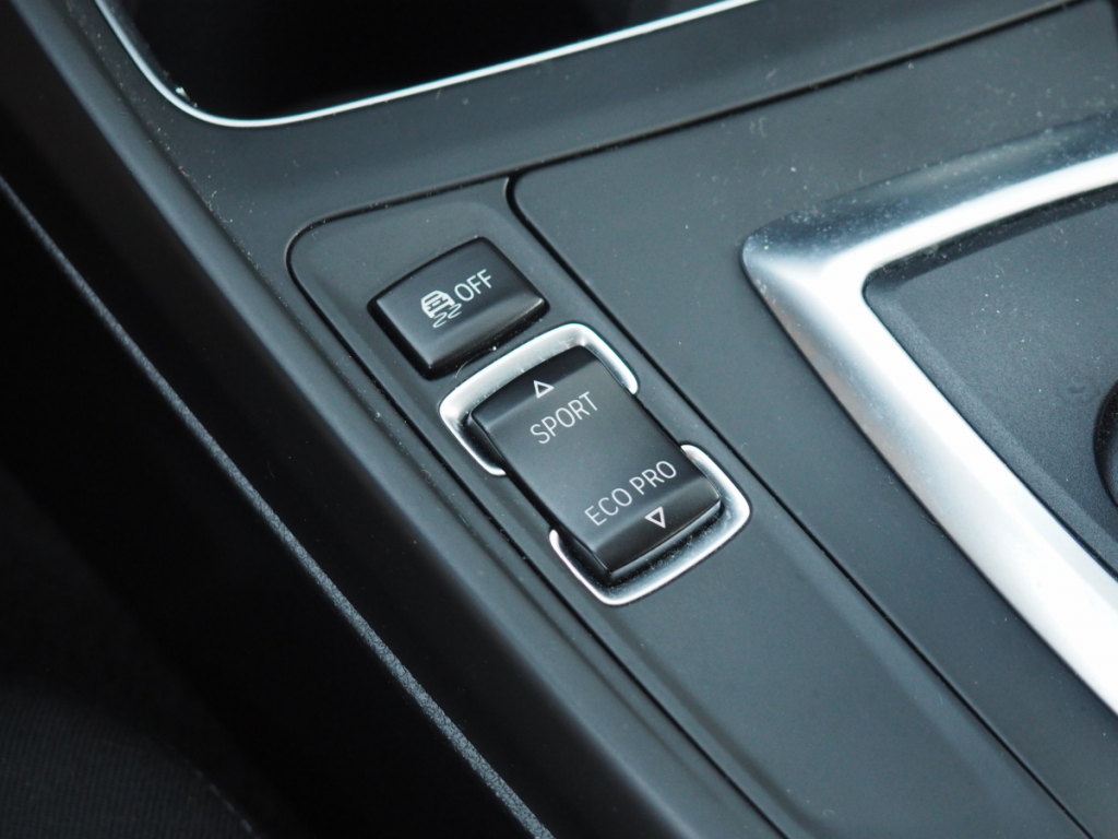 Bmw Série 1 (2) 118d Executive (F20 LCI)  5 portes  (févr. 2019) (co2 105)