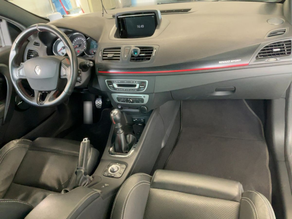 Renault Mégane Coupé Renault Sport (3) R.S. 2.0T 275 S&S E6 sans plomb 95 3 portes Coupé (oct. 20