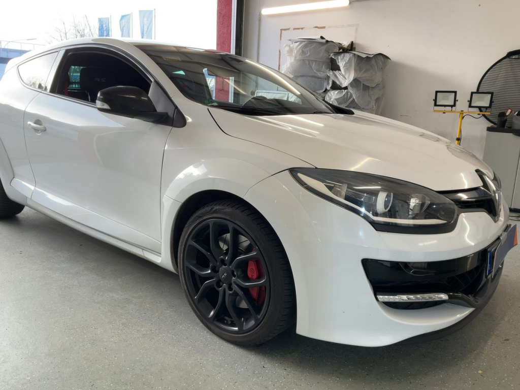 Renault Mégane Coupé Renault Sport (3) R.S. 2.0T 275 S&S E6 sans plomb 95 3 portes Coupé (oct. 20