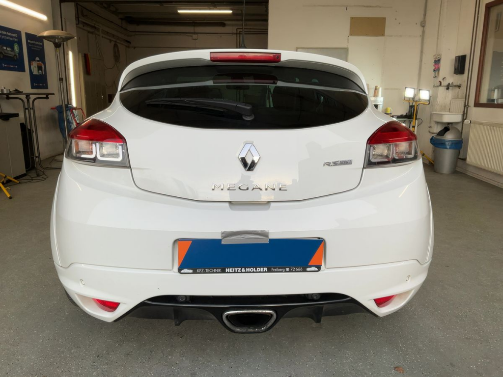 Renault Mégane Coupé Renault Sport (3) R.S. 2.0T 275 S&S E6 sans plomb 95 3 portes Coupé (oct. 20