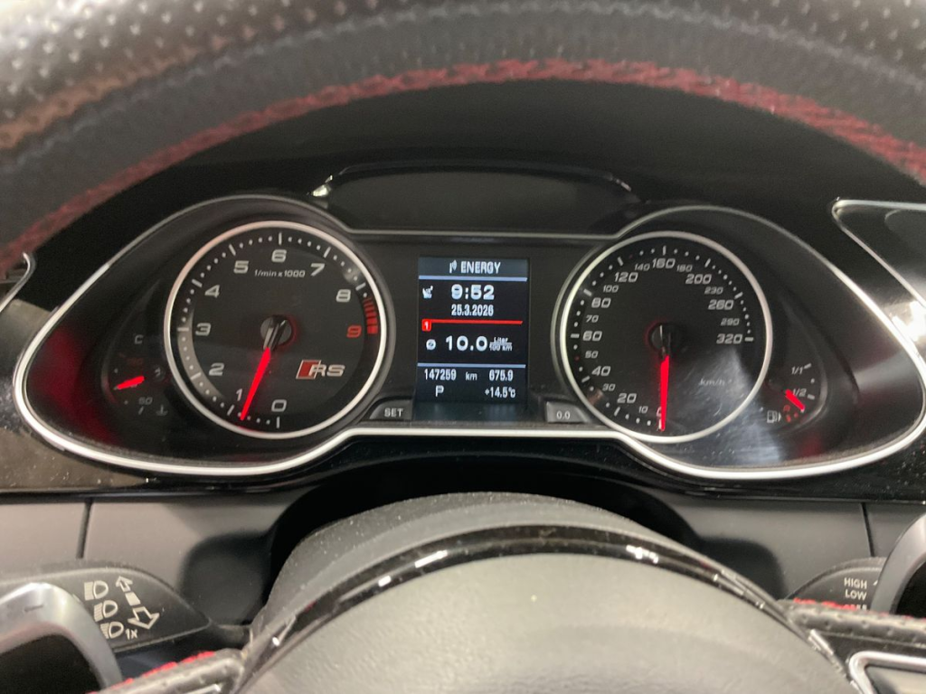 Audi RS4 Avant (4) V8 4.2 FSI S-tronic 7 quattro