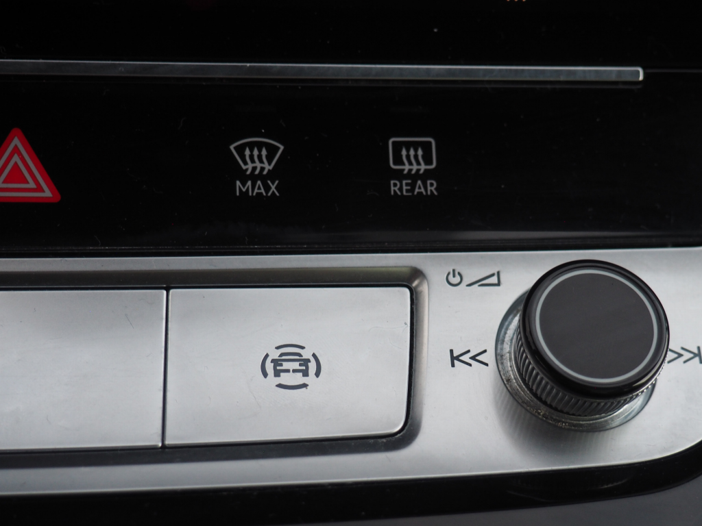 Audi Q7 (2) 60 TFSI e 456ch quattro Tip8 Competition 5 portes  (juin 2020) (co2 74)