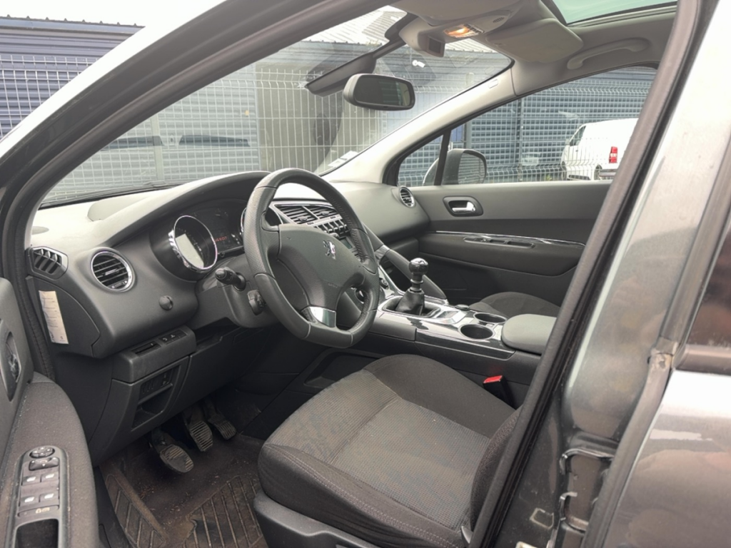 Peugeot 3008 1.6 HDI FAP CONFORT PACK VEHICUELE VENDU UNIQUEMENT AUX PROFESSIONNELS DE L'AUTOMOBILE