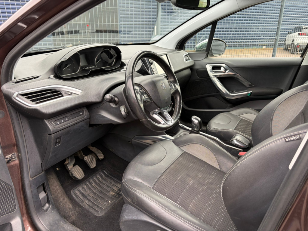 Peugeot 2008 1.6 E-HDi 92 Allure Uniquement pour les professionnels de l'automobile