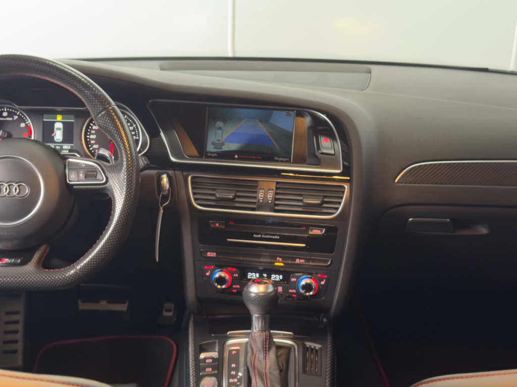 Audi RS4 Avant (4) V8 4.2 FSI S-tronic 7 quattro