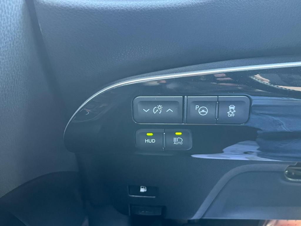 Toyota Prius (4) Lounge